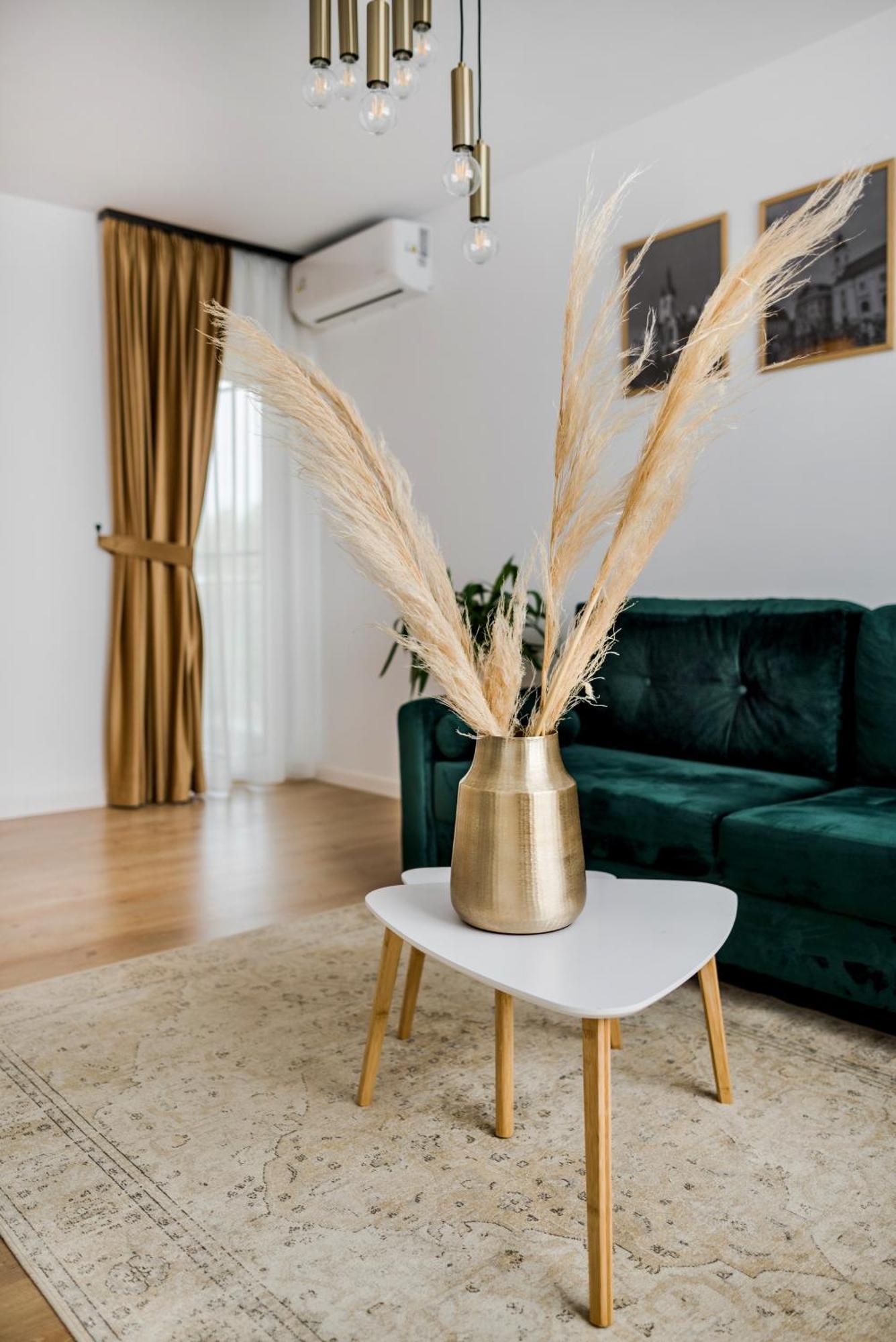 Amazing Mountain View Apartment Sibiu Buitenkant foto